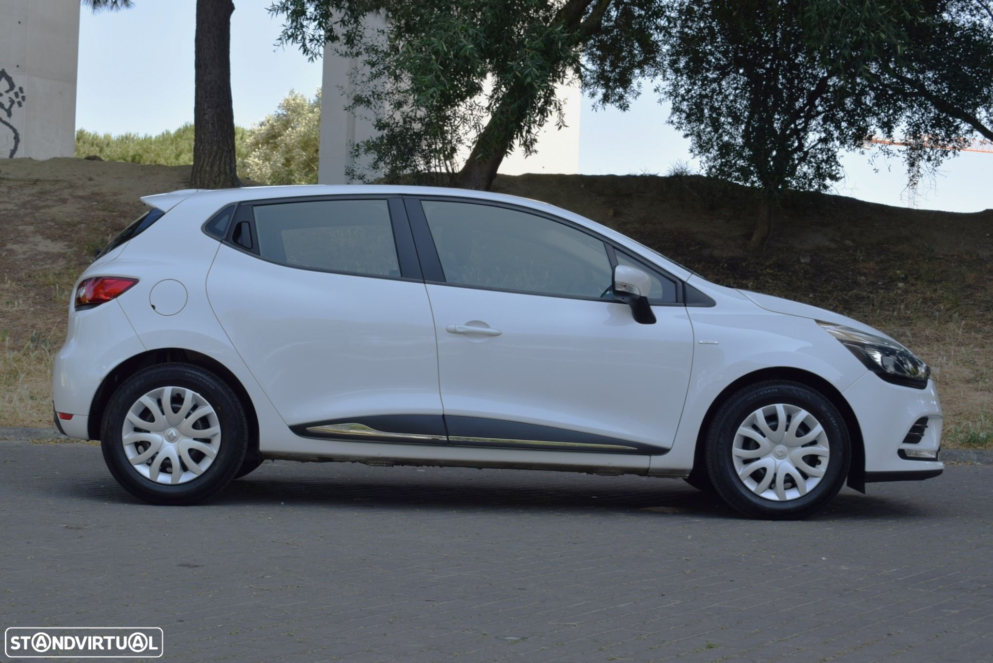 Renault Clio 1.2 Zen - 11