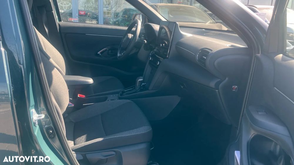 Toyota Yaris Cross 1.5 VVT-i HSD 4x2 Dynamic - 6