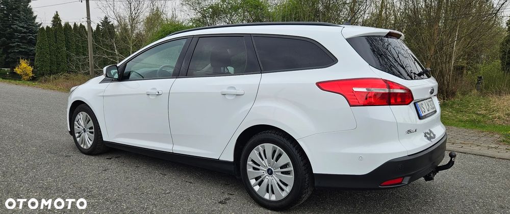 Ford Focus 1.6 TDCi DPF Start-Stopp-System SYNC Edition - 4