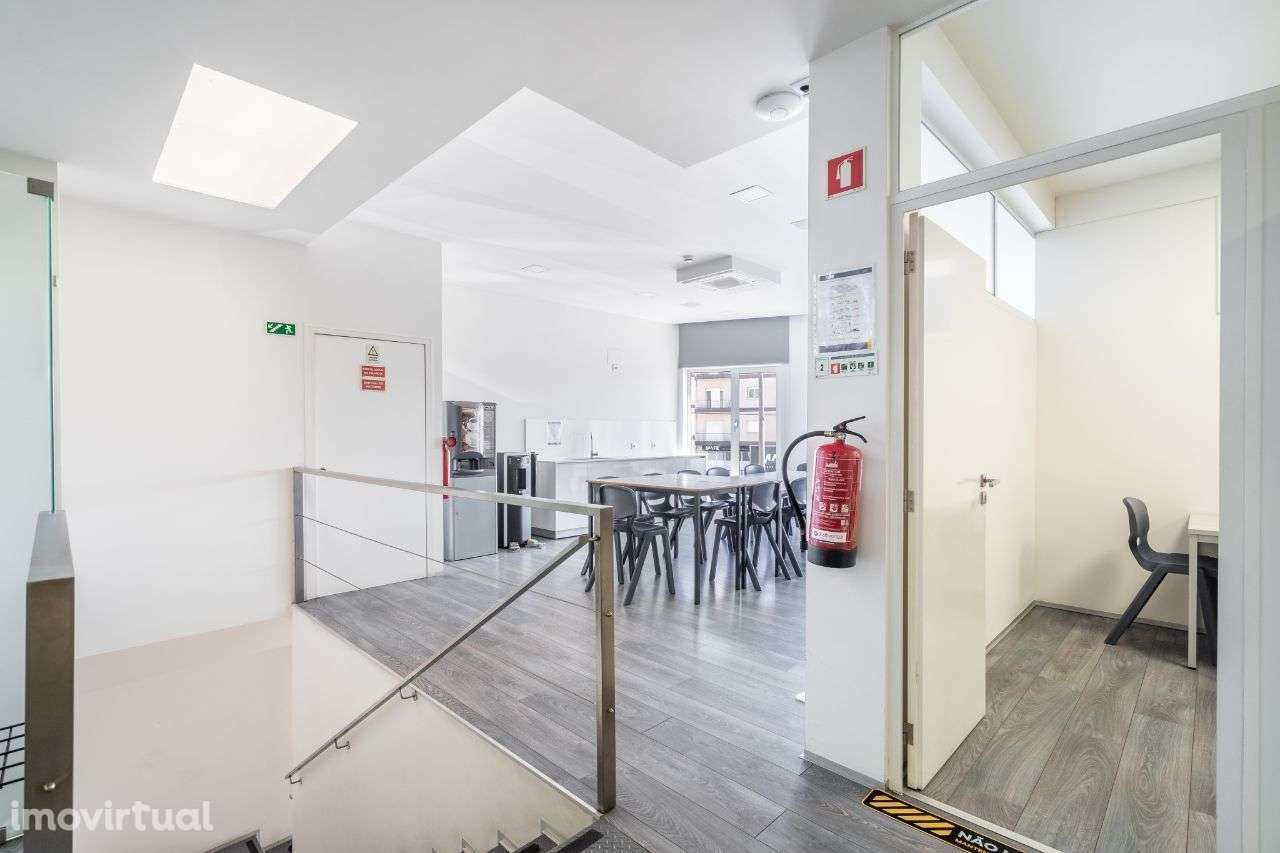 Escritório completamento equipado e mobilado - Grande imagem: 3/19