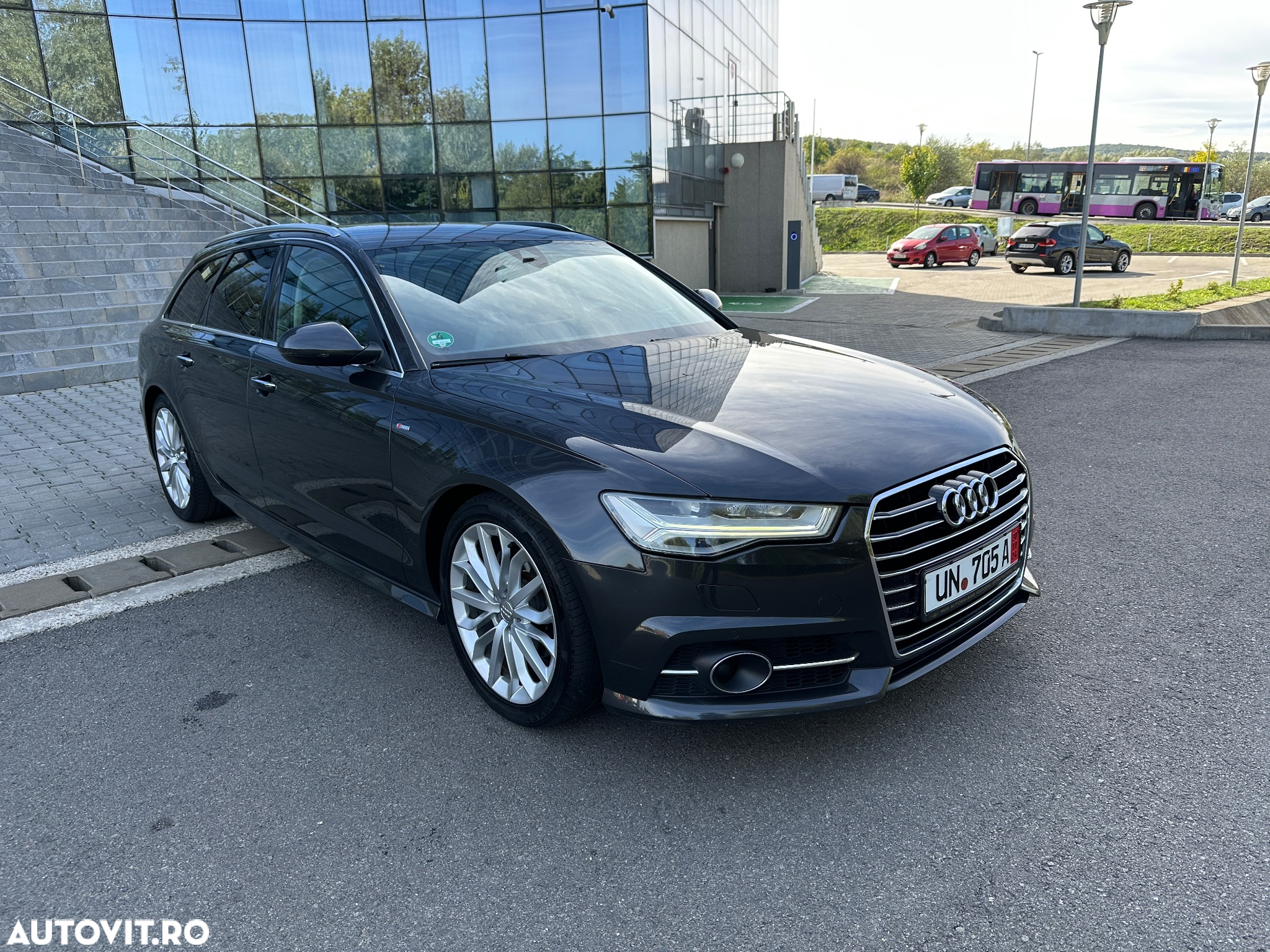 Audi A6 Avant 2.0 TDI Ultra S tronic - 3