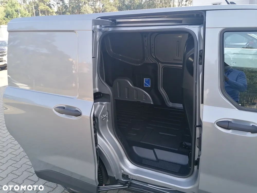 Ford Courier VAN - 12