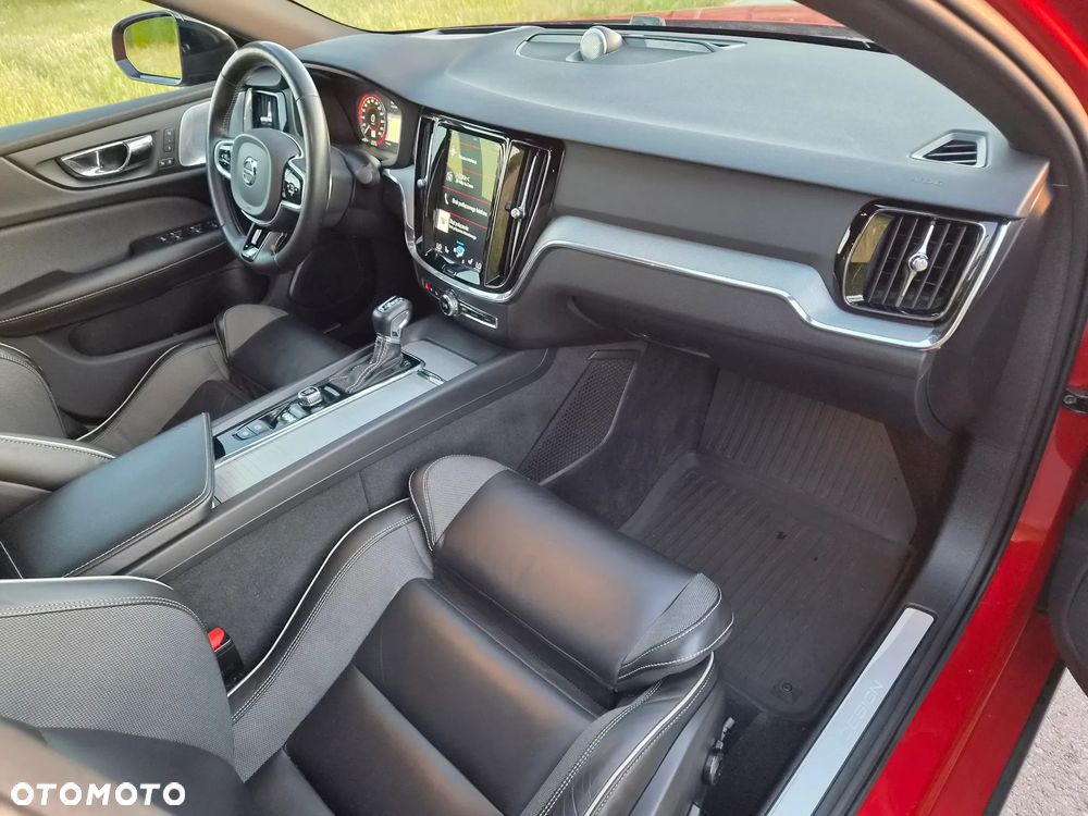 Volvo S60 T6 AWD R-Design - 9