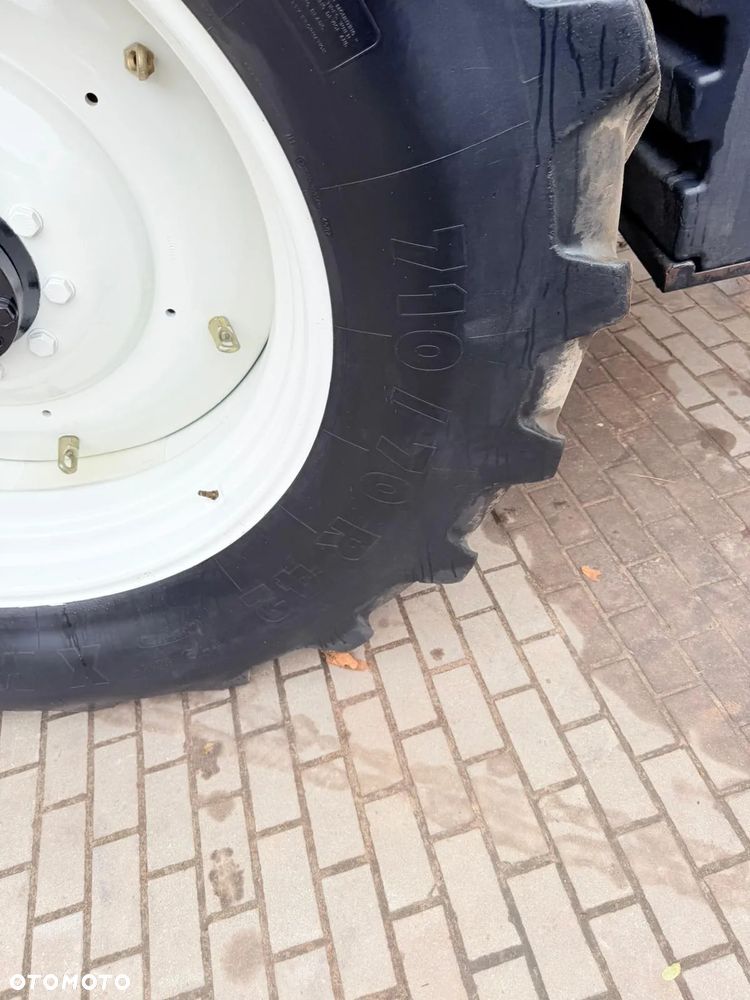 New Holland T8030 - 22