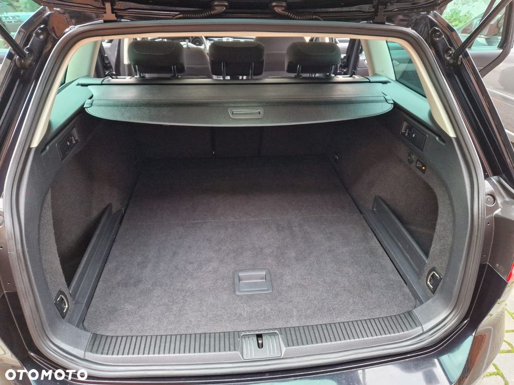 Volkswagen Passat 2.0 TDI (BlueMotion Technology) Comfortline - 20