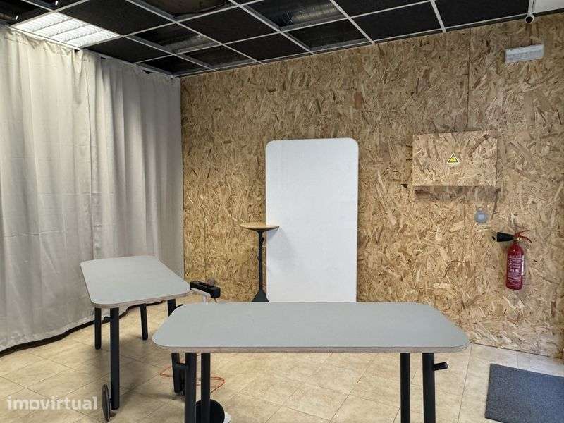 Escritório / Sala de Formação - Grande imagem: 4/6