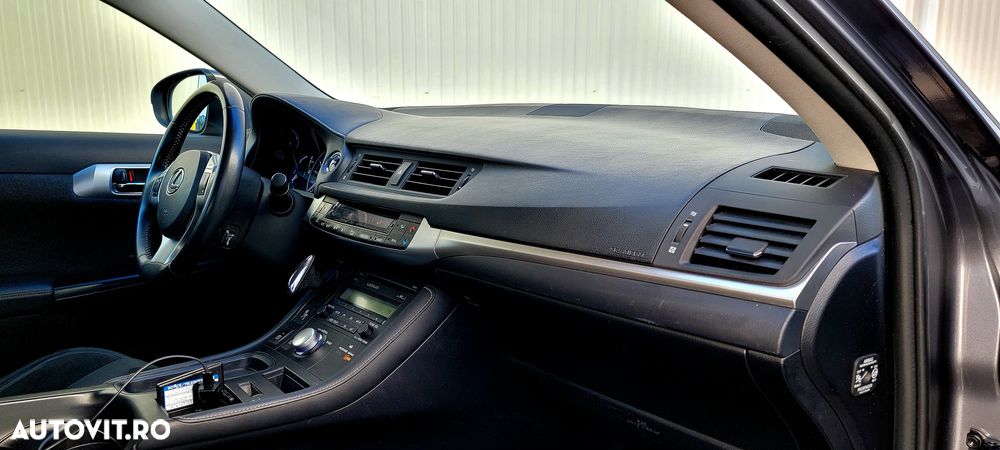 Lexus CT ver-200h-executive - 24