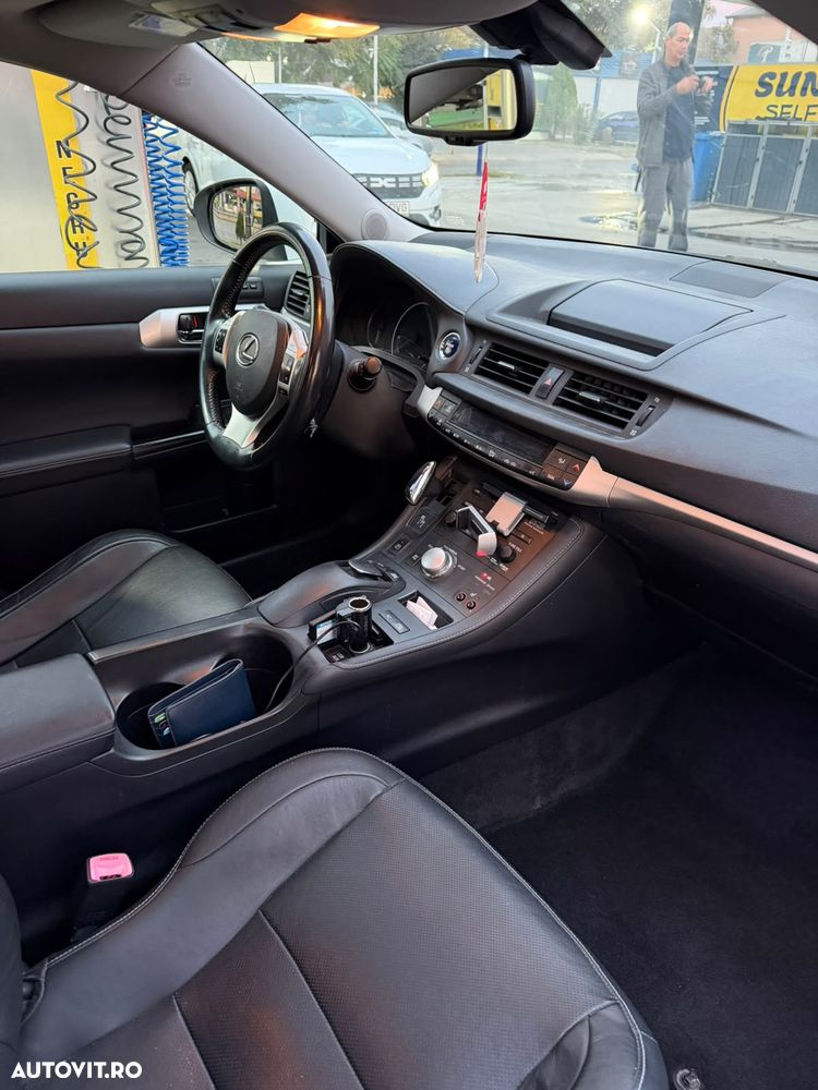 Lexus CT - 15