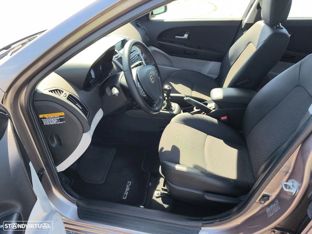 Kia Ceed 1.4 CVVT EX ISG - 25