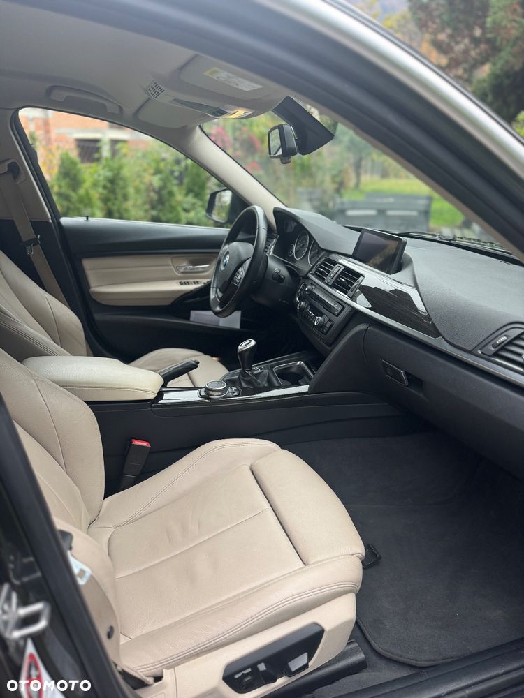 BMW Seria 3 320d xDrive - 5