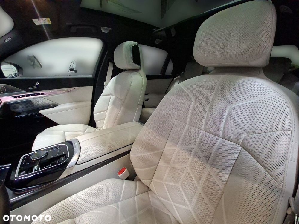 BMW Seria 7 - 12