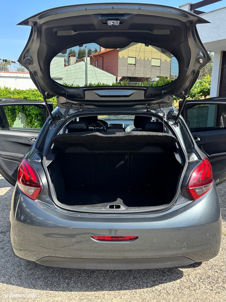 Peugeot 208 1.2 PureTech Style - 12