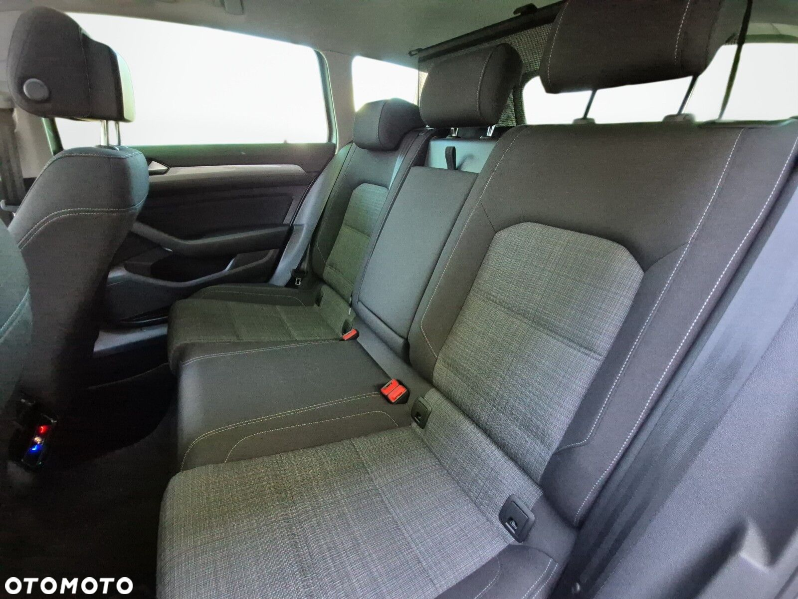 Volkswagen Passat 2.0 TDI EVO Elegance DSG - 19