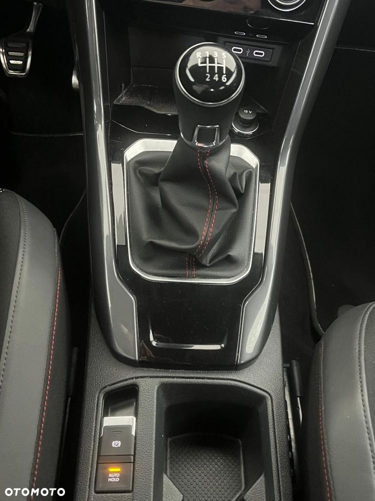 Volkswagen T-Roc - 31