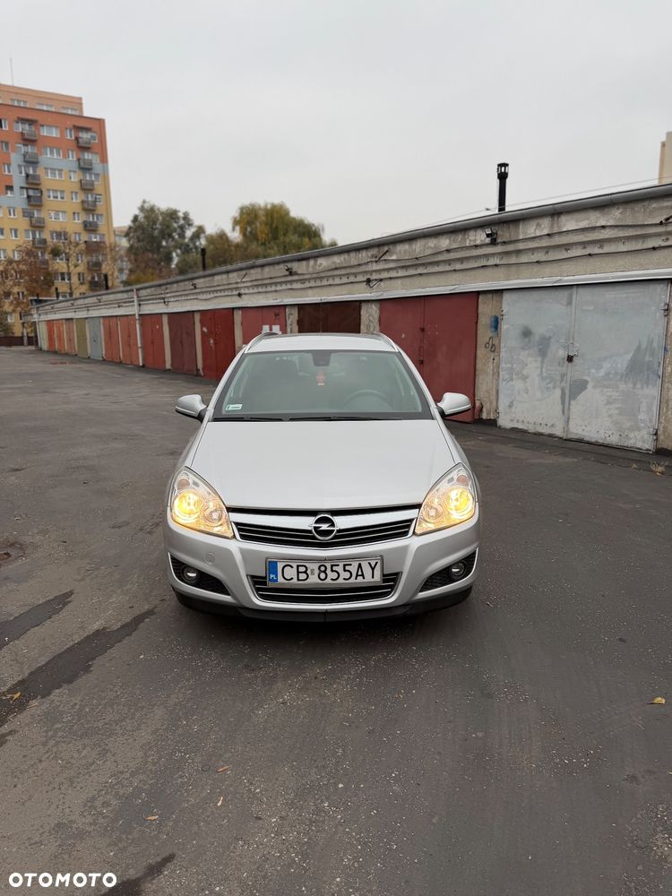 Opel Astra 2009 photo 3