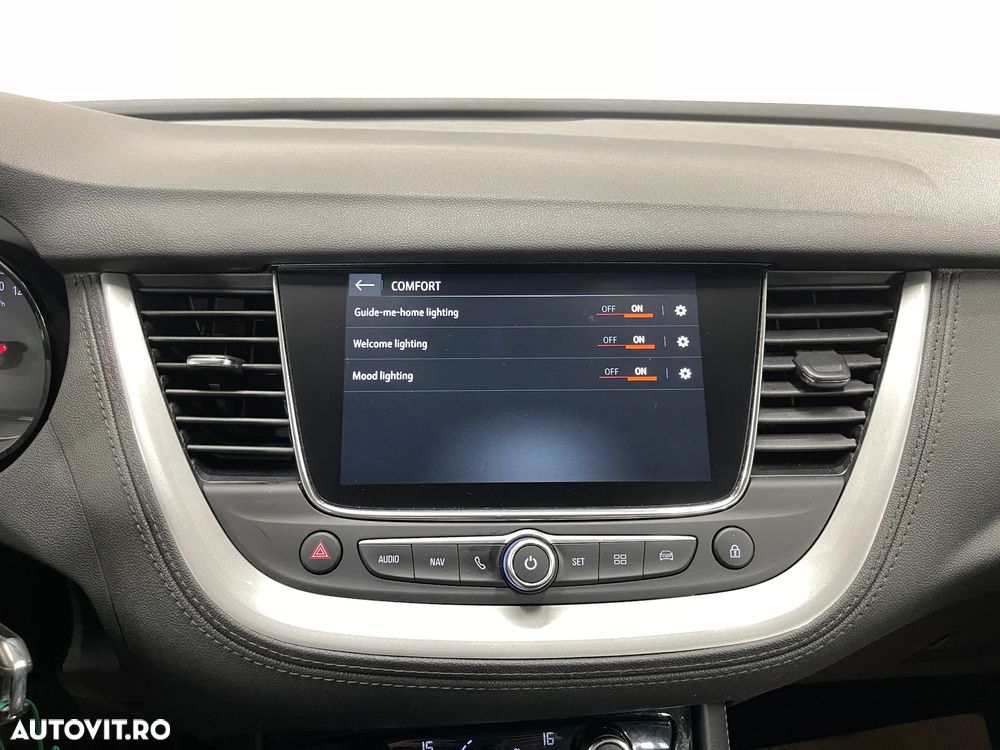 Opel Grandland X 1.2 Start/Stop Automatik Business Edition - 17