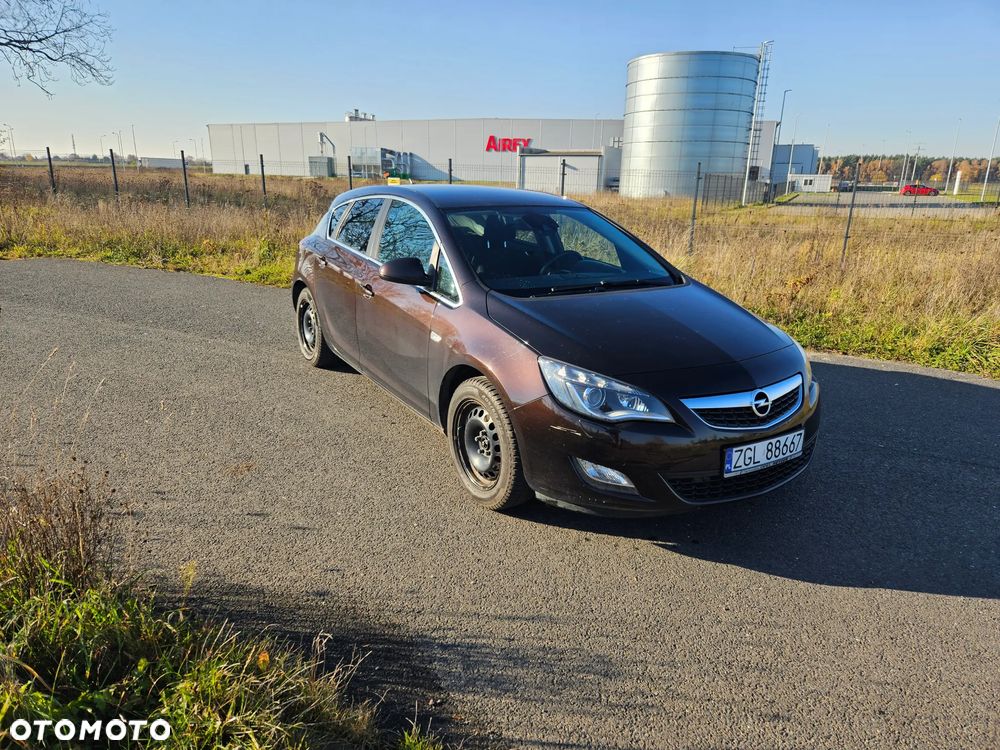 Opel Astra IV 1.4 T Cosmo - 3