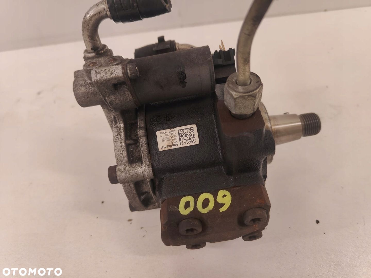 Volkswagen1.6 tdi POMPA WTRYSKOWA 03L130755E USZKODZONA WTYCZKA OD CZUJNIKA - 1