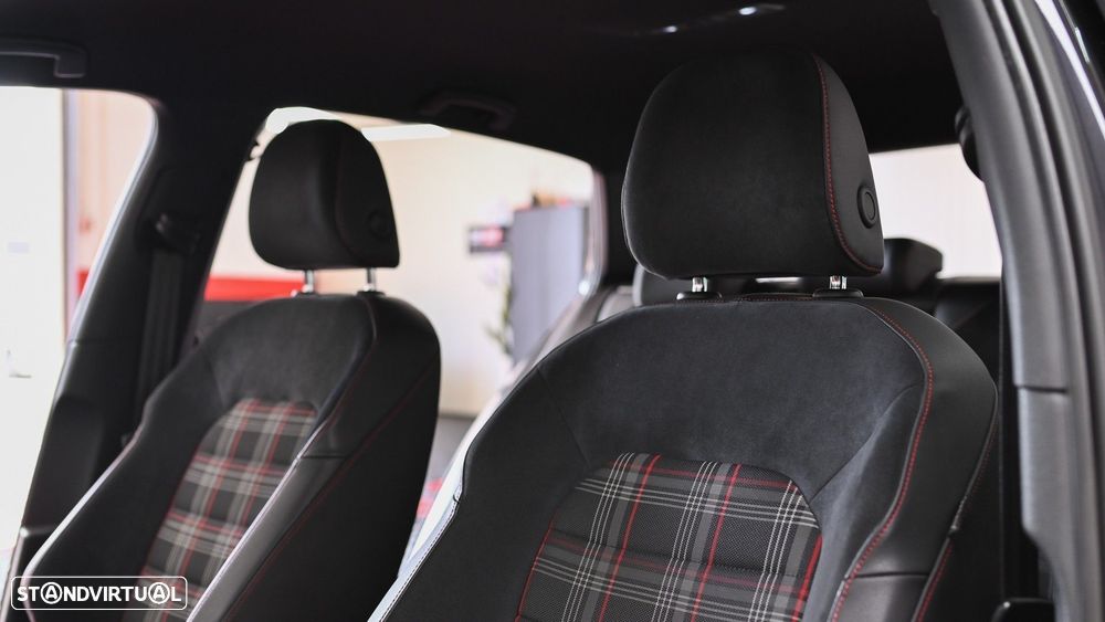VW Golf 2.0 TSi GTi DSG - 57