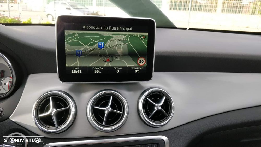 Mercedes-Benz CLA 180 d Shooting Brake AMG Line - 6