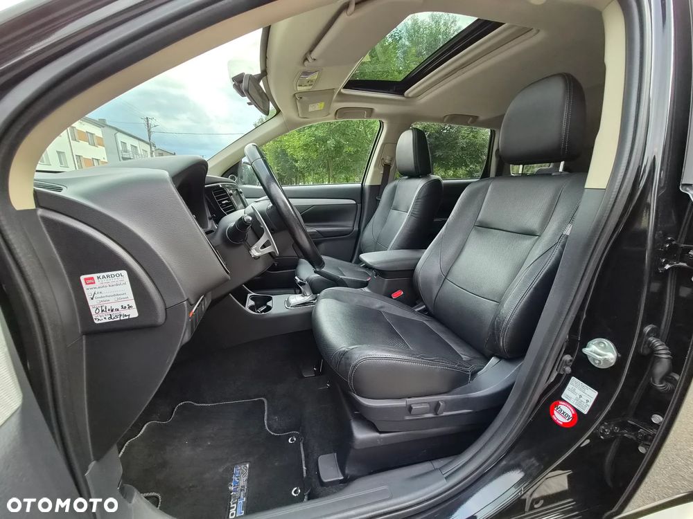 Mitsubishi Outlander 2.0 4WD Top - 21