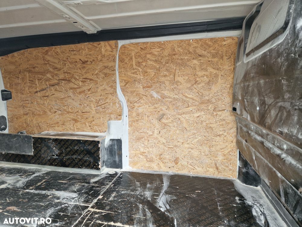 Opel Vivaro - 10