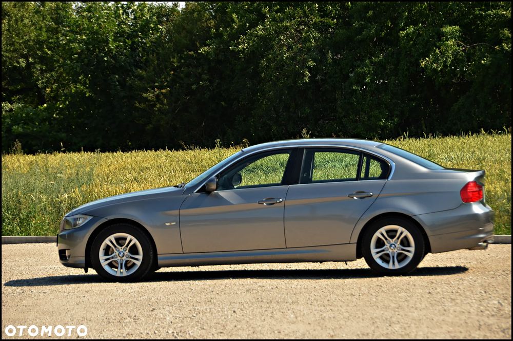 BMW Seria 3 318d - 12