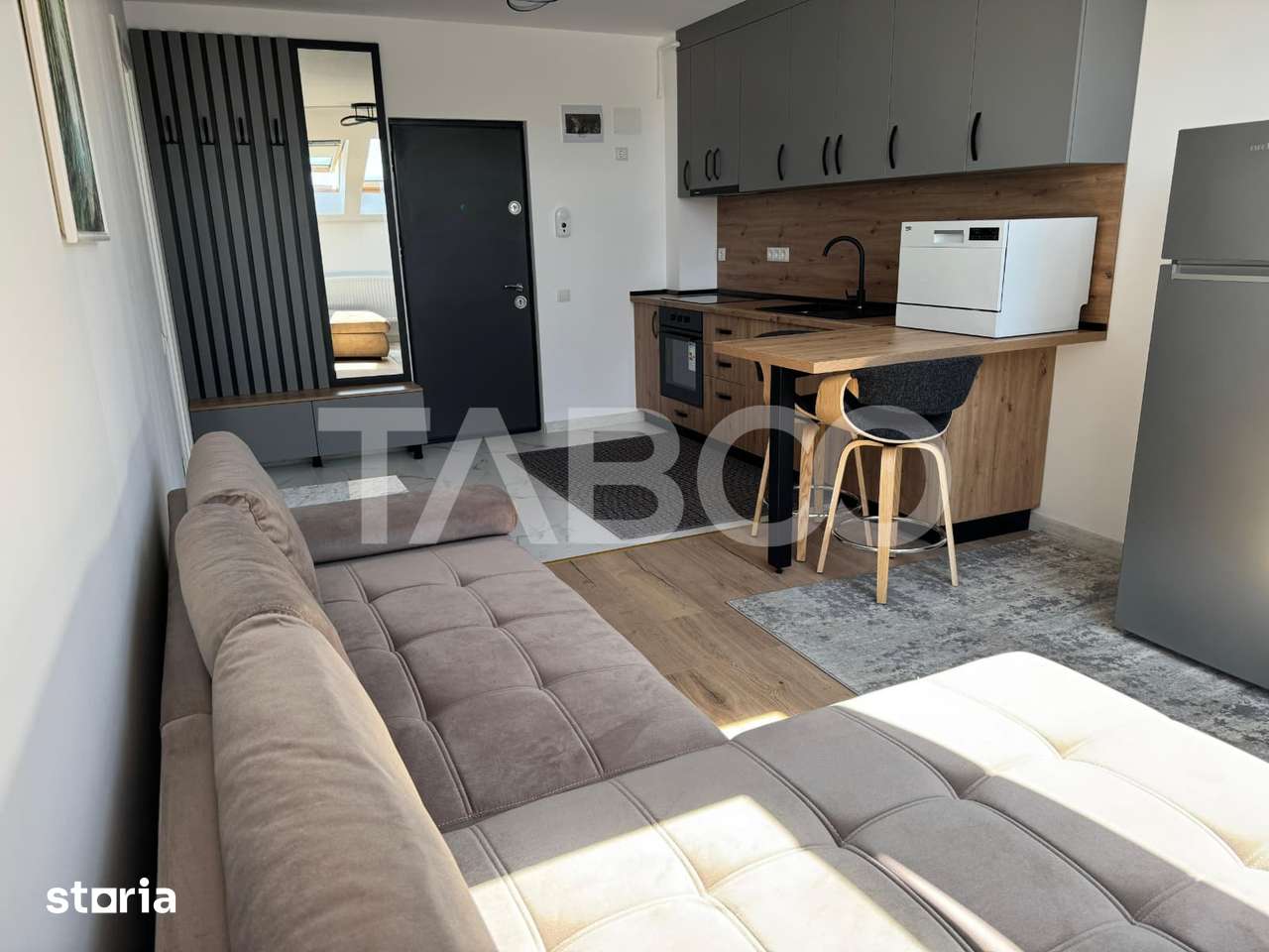 Apartament 2 camere 41 mp zona Lazaret loc de parcare privat — fotografia 2