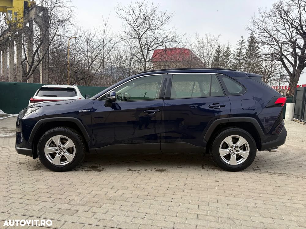 Toyota RAV4 - 8