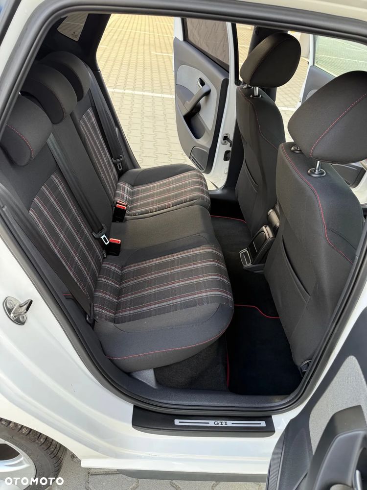 Volkswagen Polo 1.4 TSI GTI DSG - 11