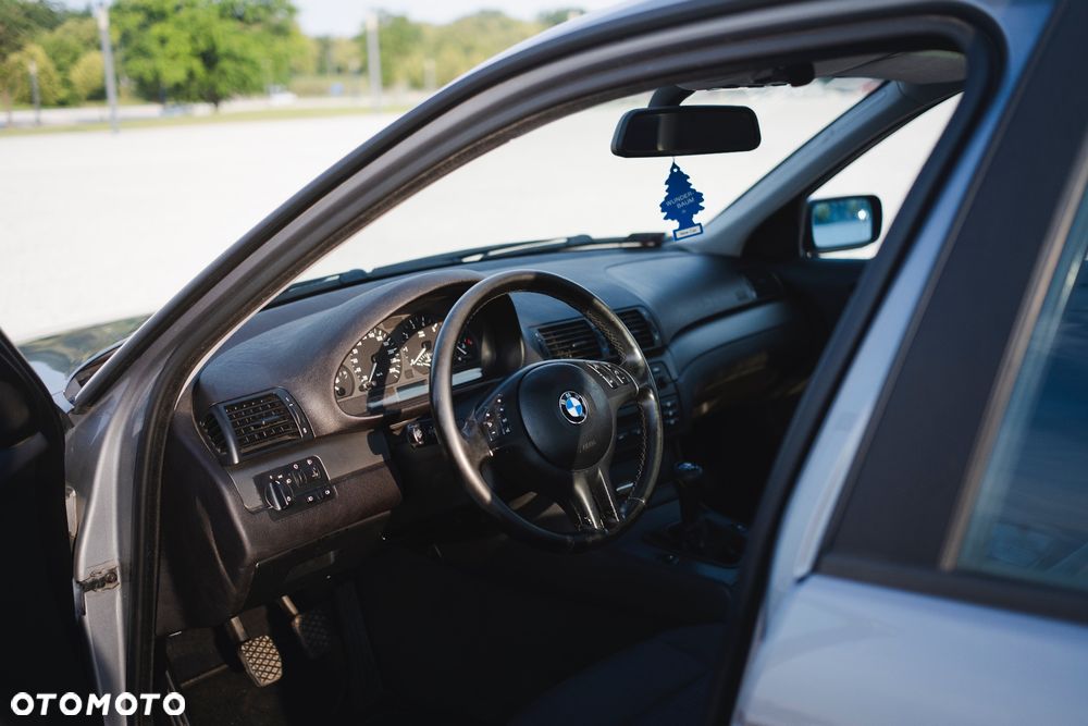 BMW Seria 3 318i - 12