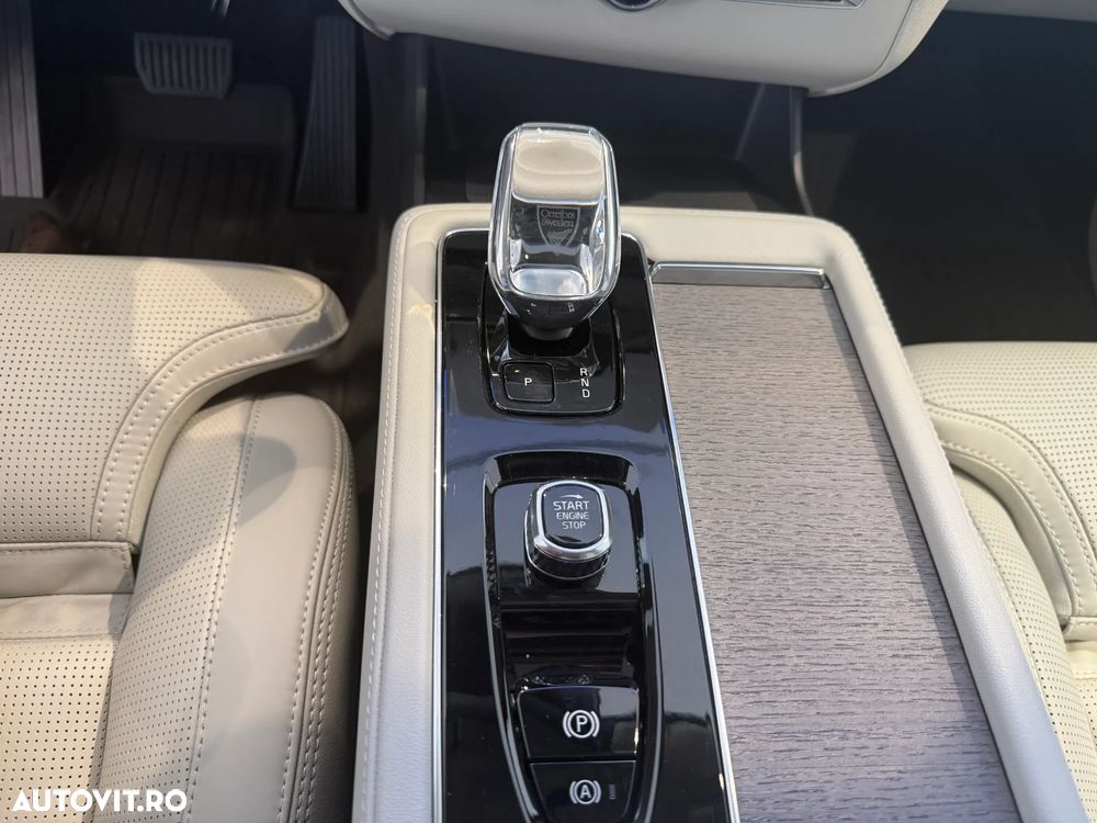 Volvo XC 90 B5 AWD MHEV Ultra Bright - 17