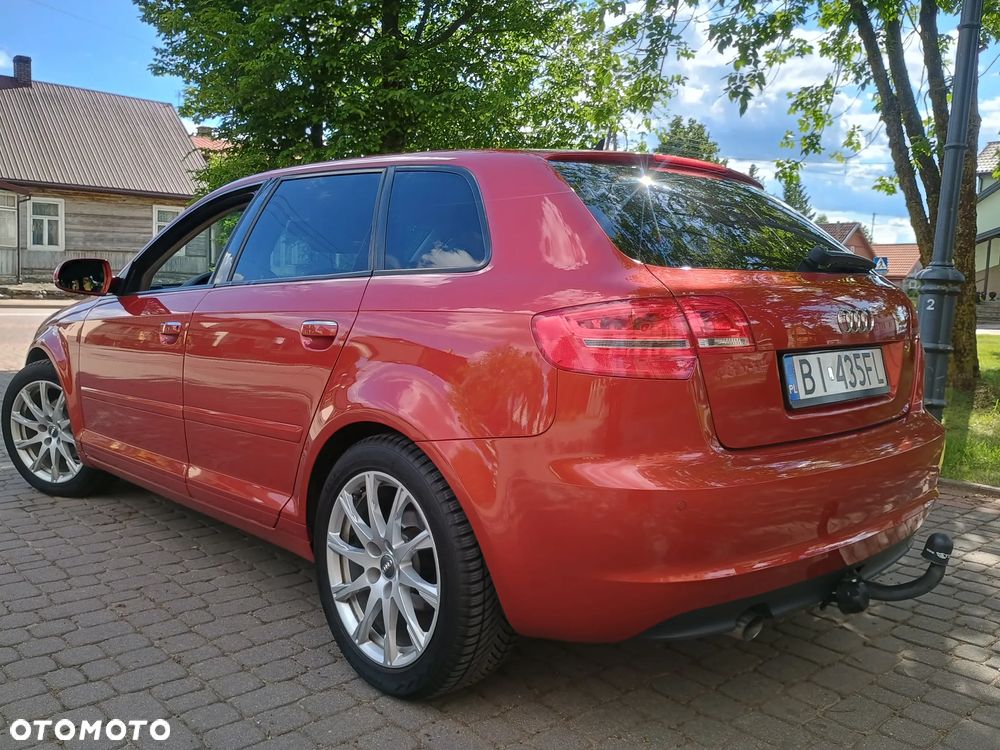Audi A3 Sportback 1.6 TDI DPF S tronic Ambiente - 5
