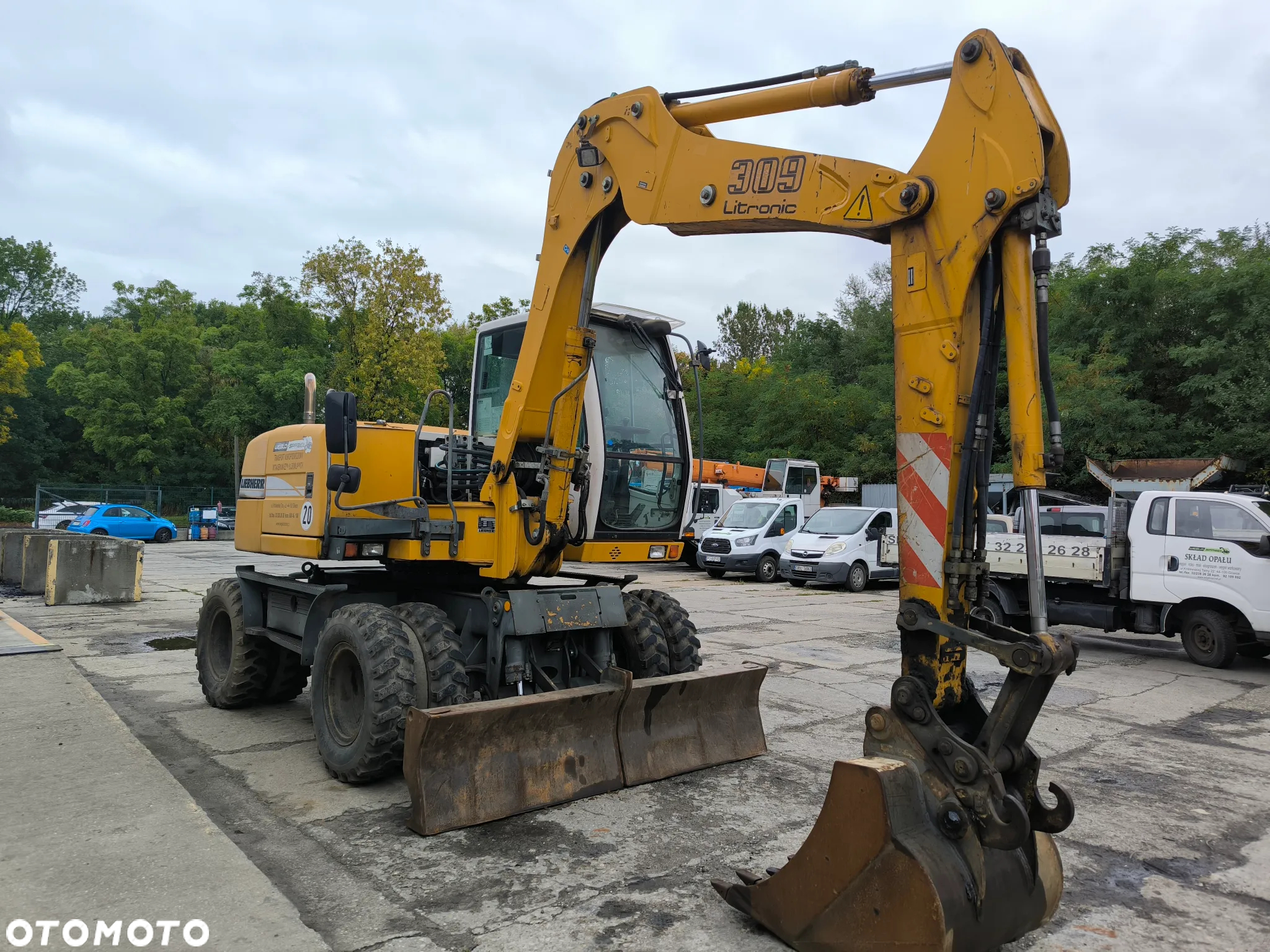 Liebherr A 309 - 2