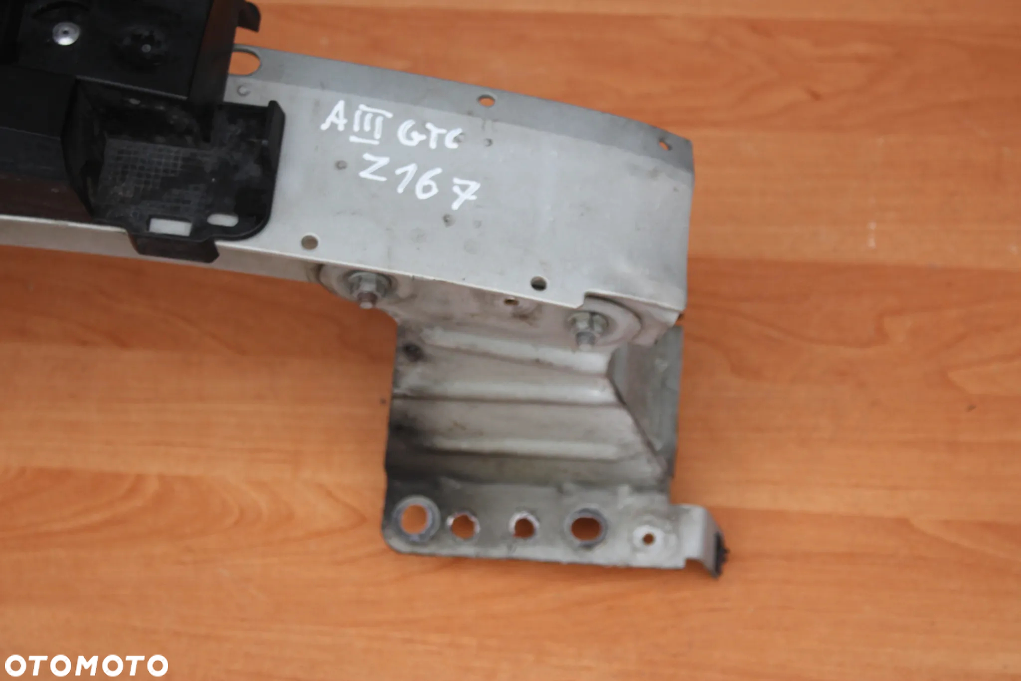 BELKA ZDERZAKA PRZEDNIEGO ABSORBERY ŚLIZG OPEL ASTRA H GTC CABRIO TWINTOP Z167 - 2