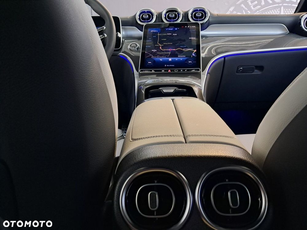 Mercedes-Benz GLC - 41
