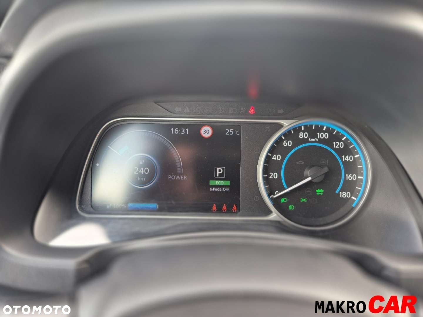 Nissan Leaf - 13