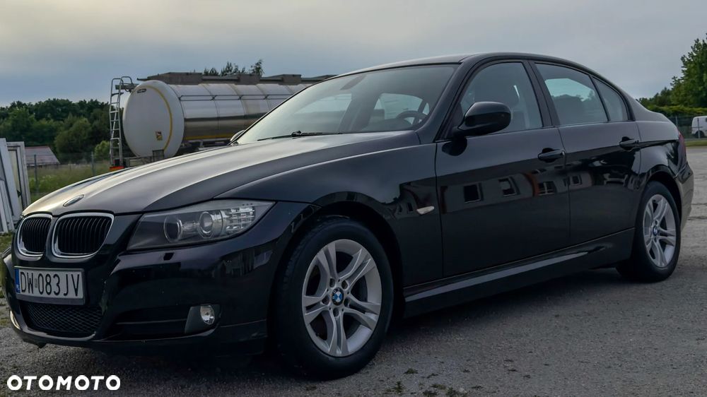BMW Seria 3 318d - 4