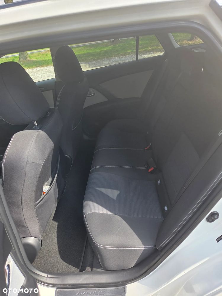 Toyota Avensis 1.8 Comfort - 7
