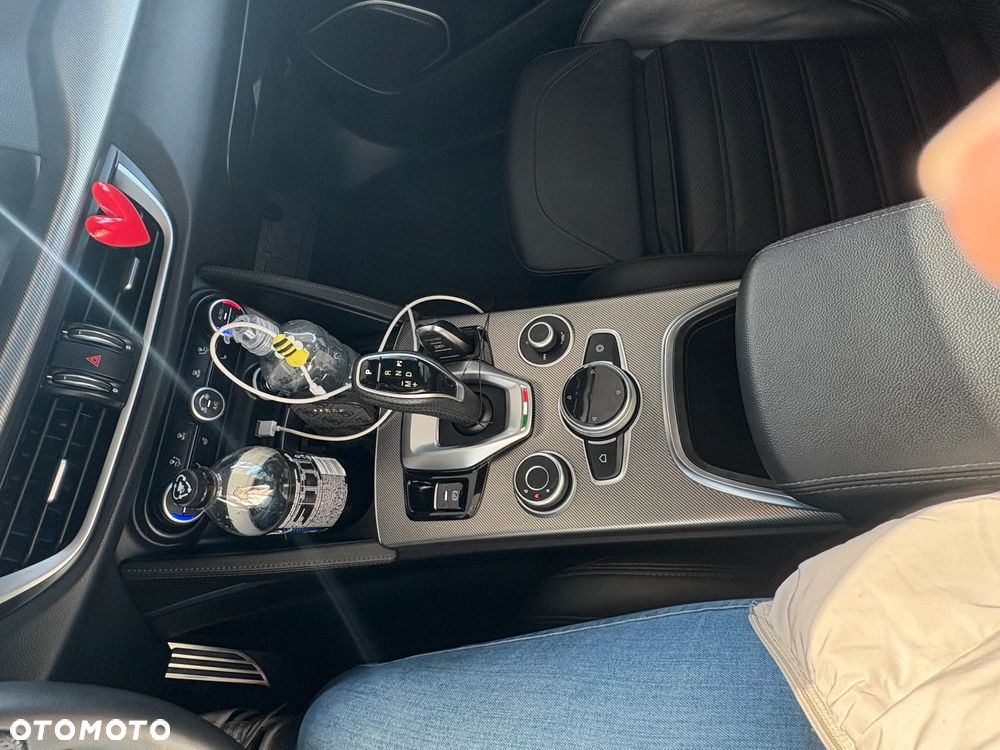 Alfa Romeo Stelvio 2.0 Turbo Veloce Q4 - 13