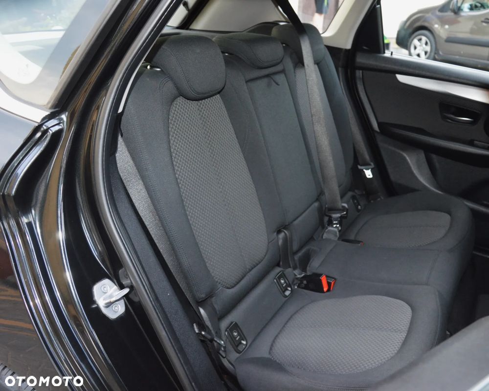 BMW Seria 2 216d - 31