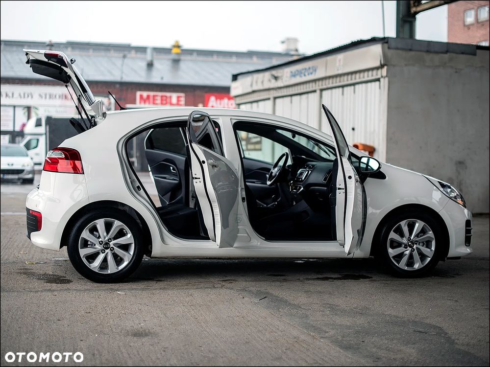 Kia Rio 1.2 Dream Team Edition - 12