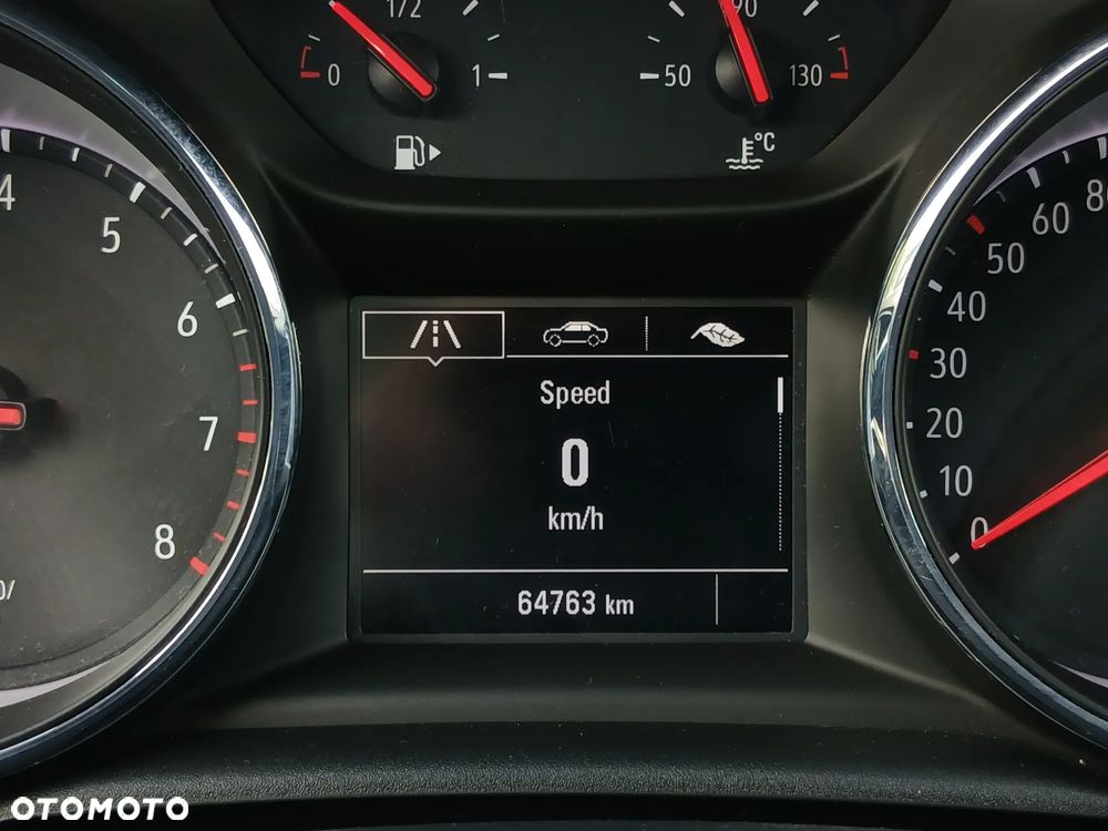 Opel Astra 1.2 T GS Line S&S - 9