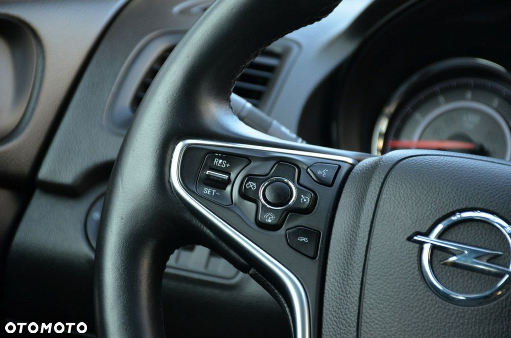 Opel Insignia - 32