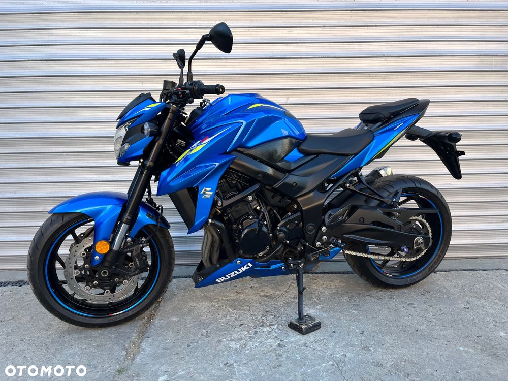 Suzuki GSX - 34