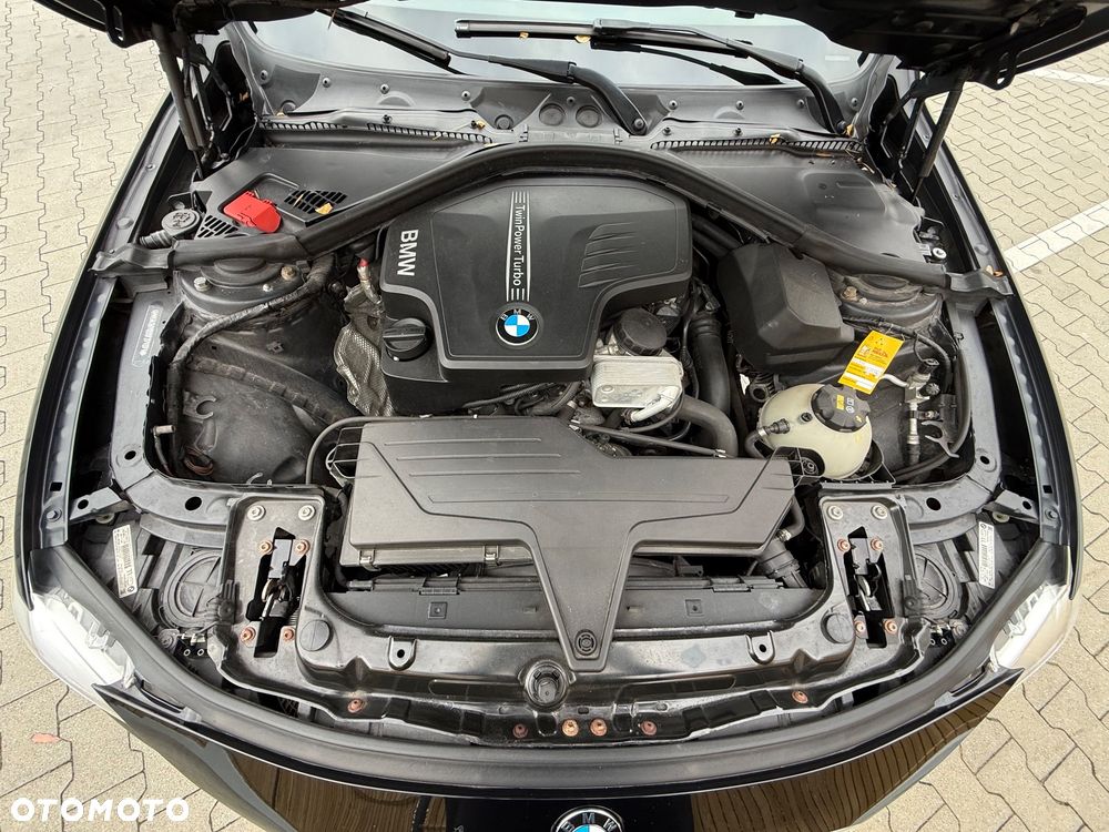 BMW Seria 3 320i xDrive - 36