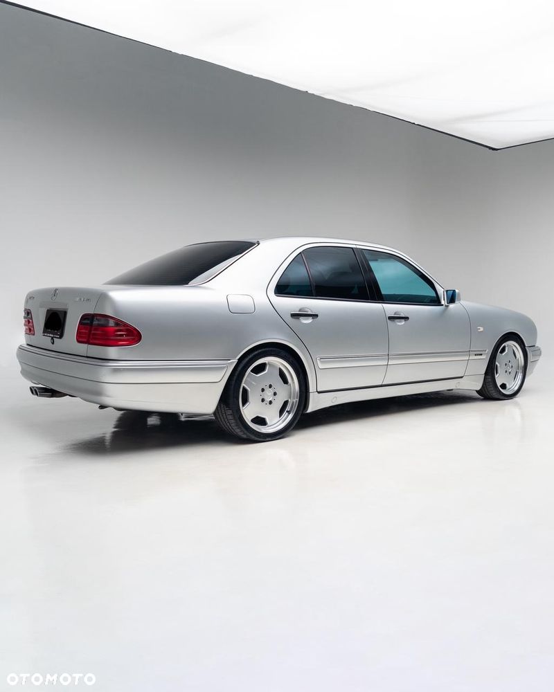 Mercedes-Benz Klasa E - 9