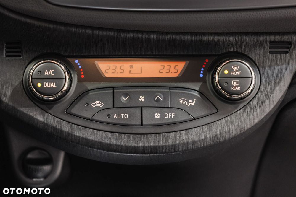 Toyota Yaris - 30