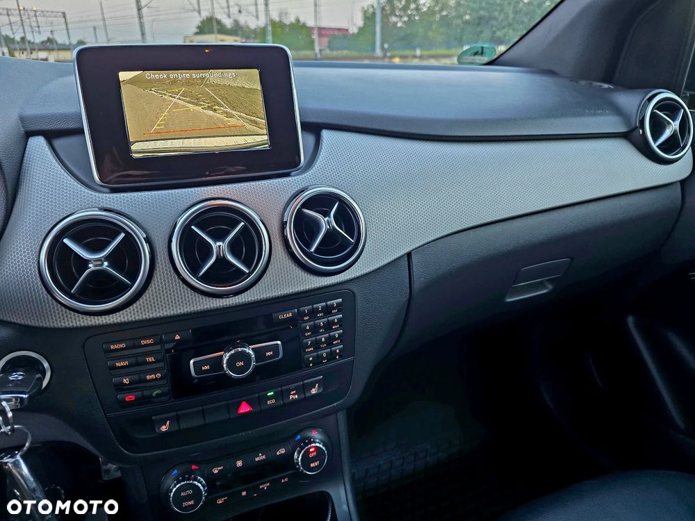 Mercedes-Benz Klasa B 200 BlueEFFICIENCY Edition 1 - 39