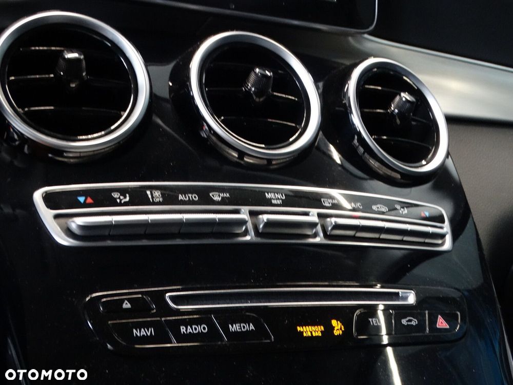 Mercedes-Benz GLC - 19